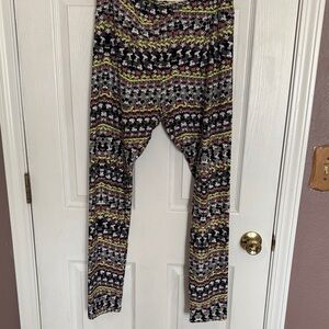 LuLaRoe Women's Disney Mickey Mouse leggings. Tall/Curvy. Like new.